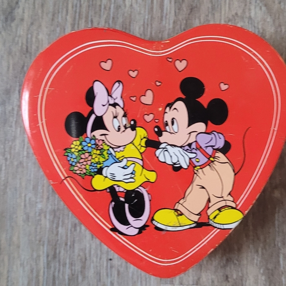 Disney Heart-Shaped Valentine's Tin - Picture 3 of 7